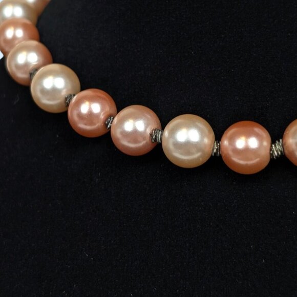 (2/$20) Vintage Peach & Pink Faux Pearl Choker Necklace - Picture 2 of 5